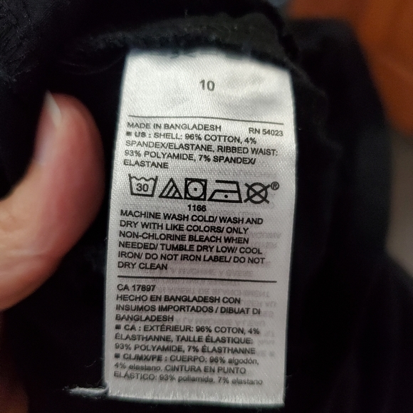 Maternity Pixie Cropped Chino Pants, Old Navy, Black, Size 10 - Picture 5 of 5